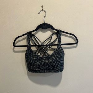 Lululemon Free to Be Bra
